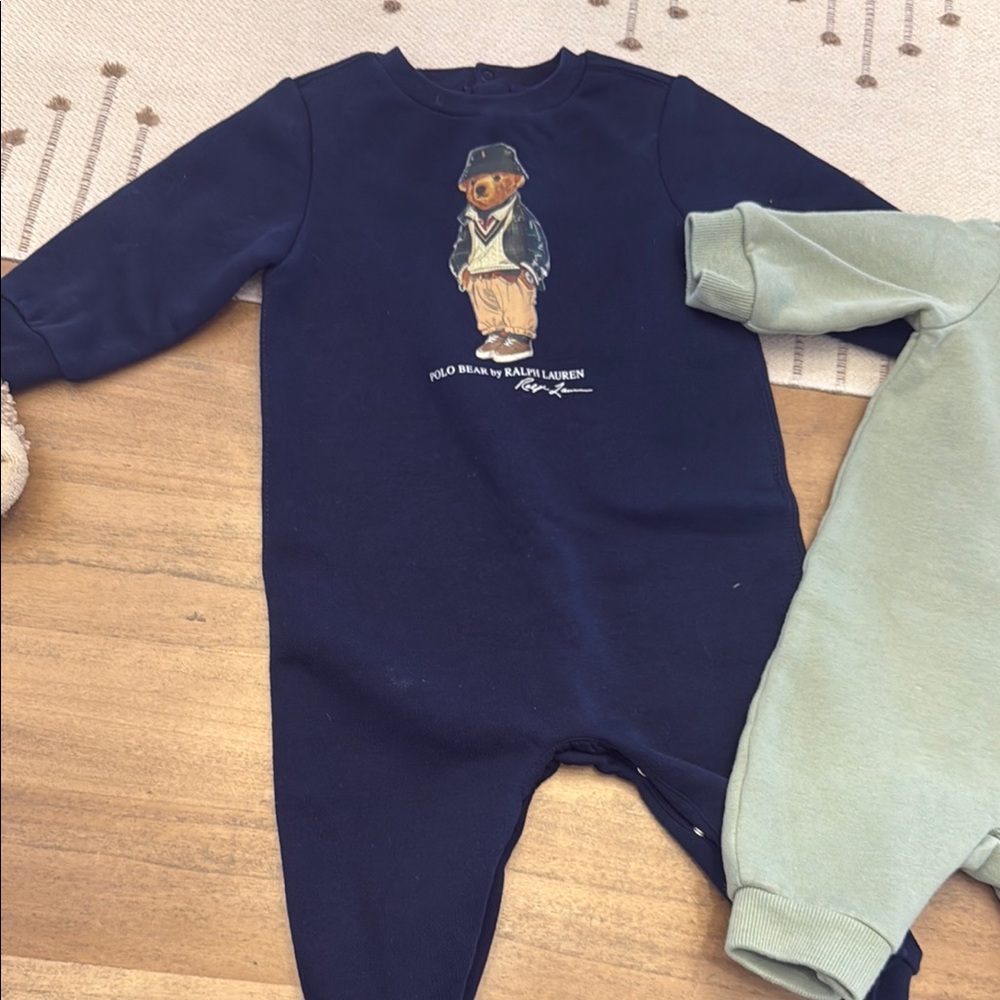 Ralph Lauren Baby Romper sweatsuit with Bear Design